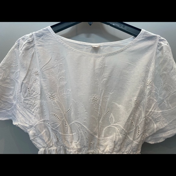 White Short-Sleeve Sundress - Picture 8 of 9